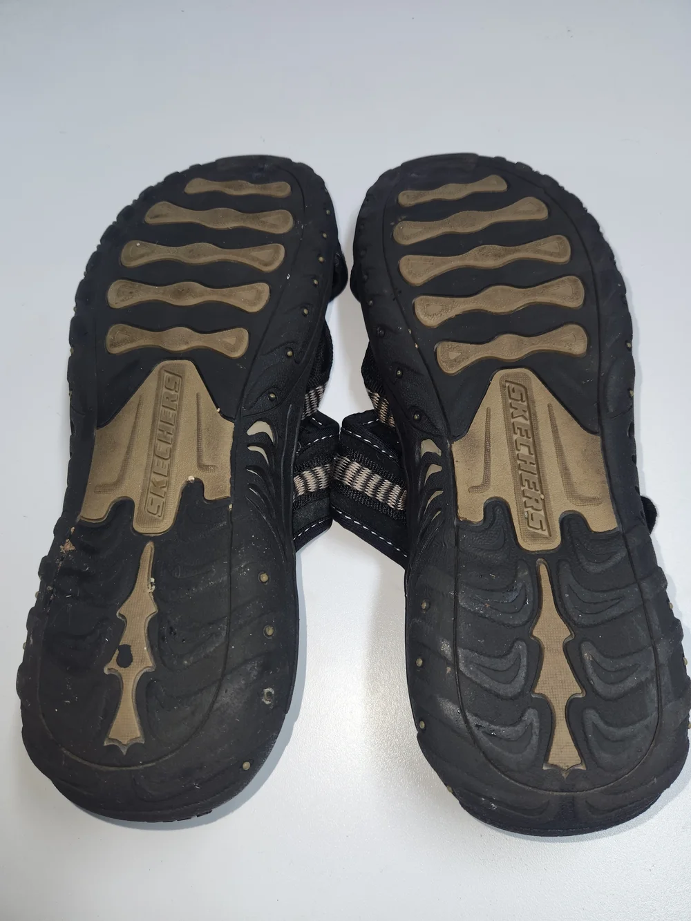 Skechers Women's Black Sandal with Tan Stripes Size 9